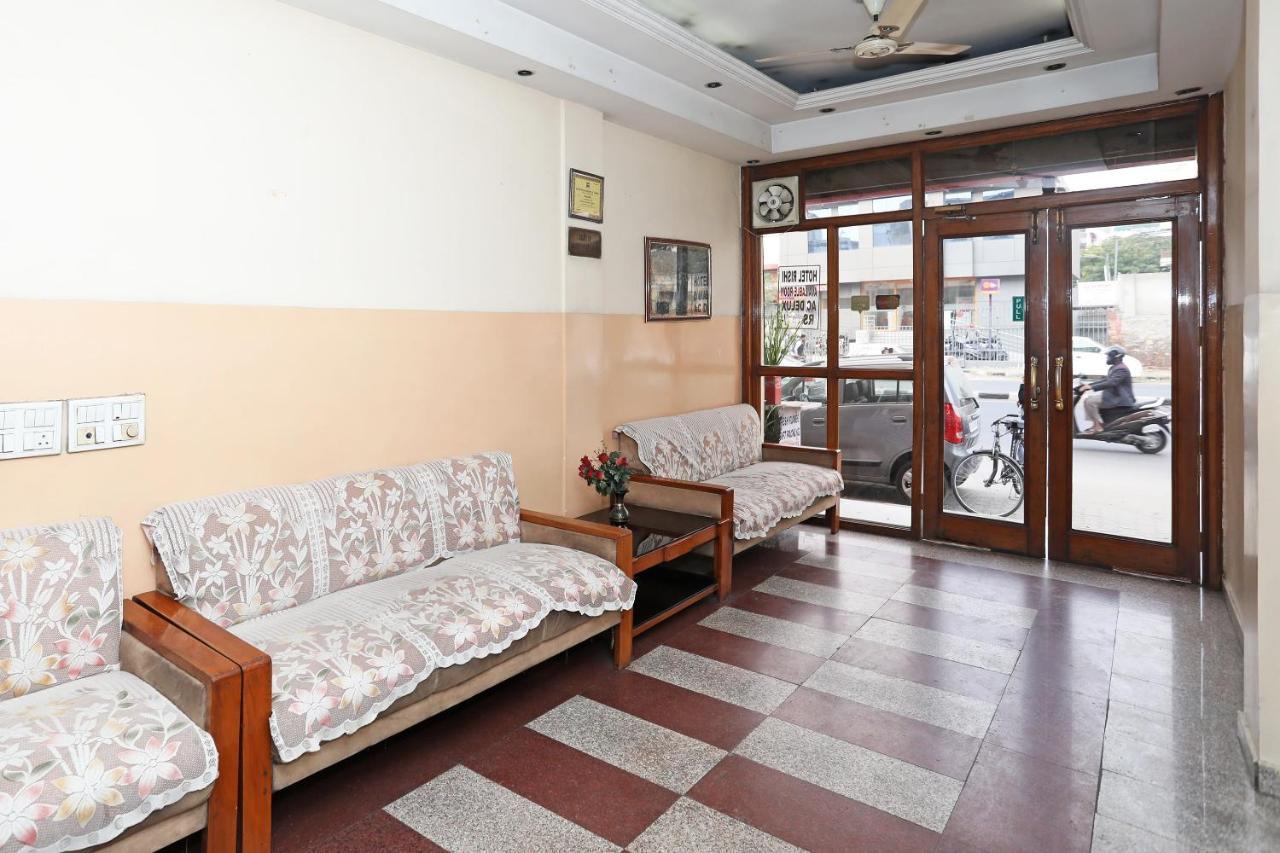 Flagship 10282 Hotel Rishi Джайпур Екстериор снимка