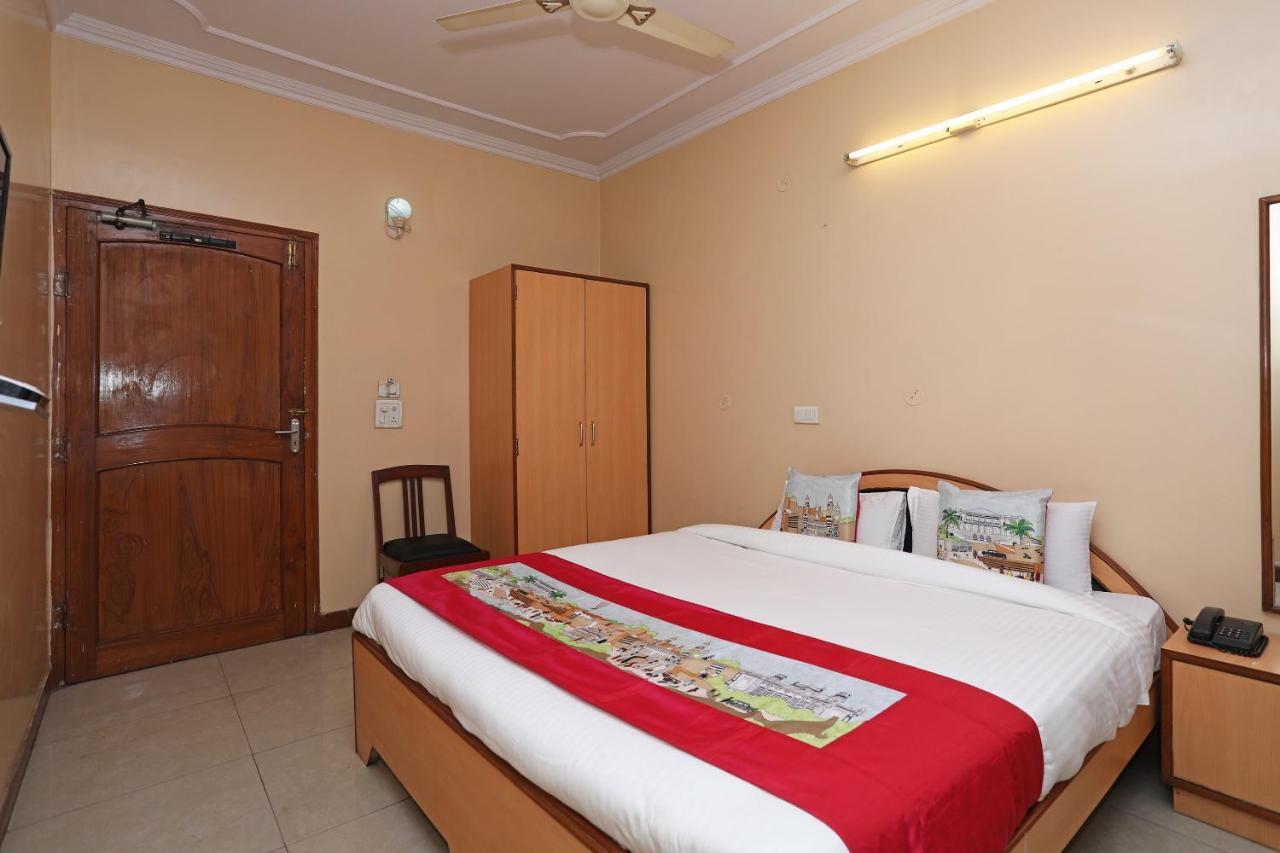 Flagship 10282 Hotel Rishi Джайпур Екстериор снимка